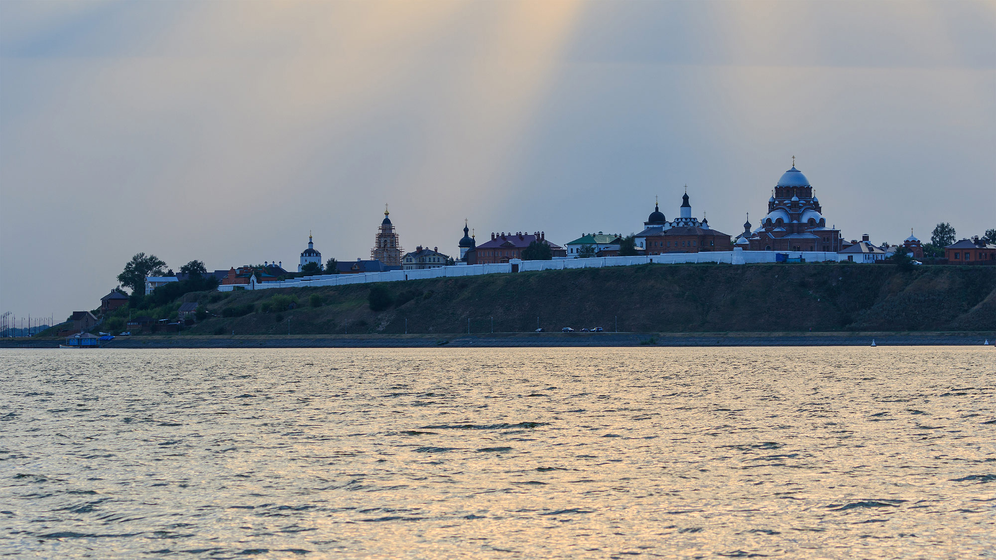 Sviyazhsk (Свияжск). Photo License: Free Art License.
